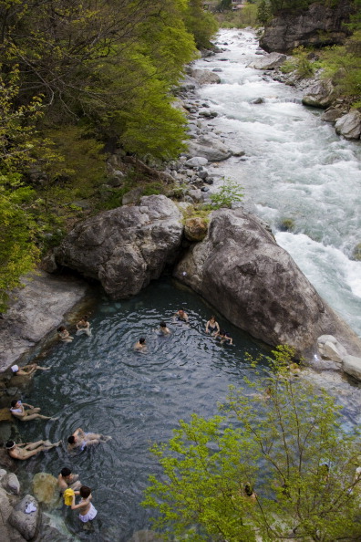 Idaho community fights for Skinny Dipper Hot Springs