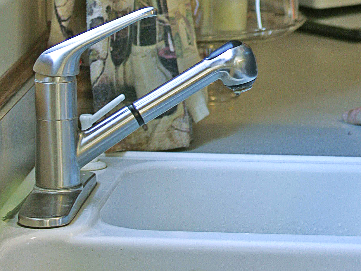 Seattle Public Utilities asks residents to run water amid lead concerns