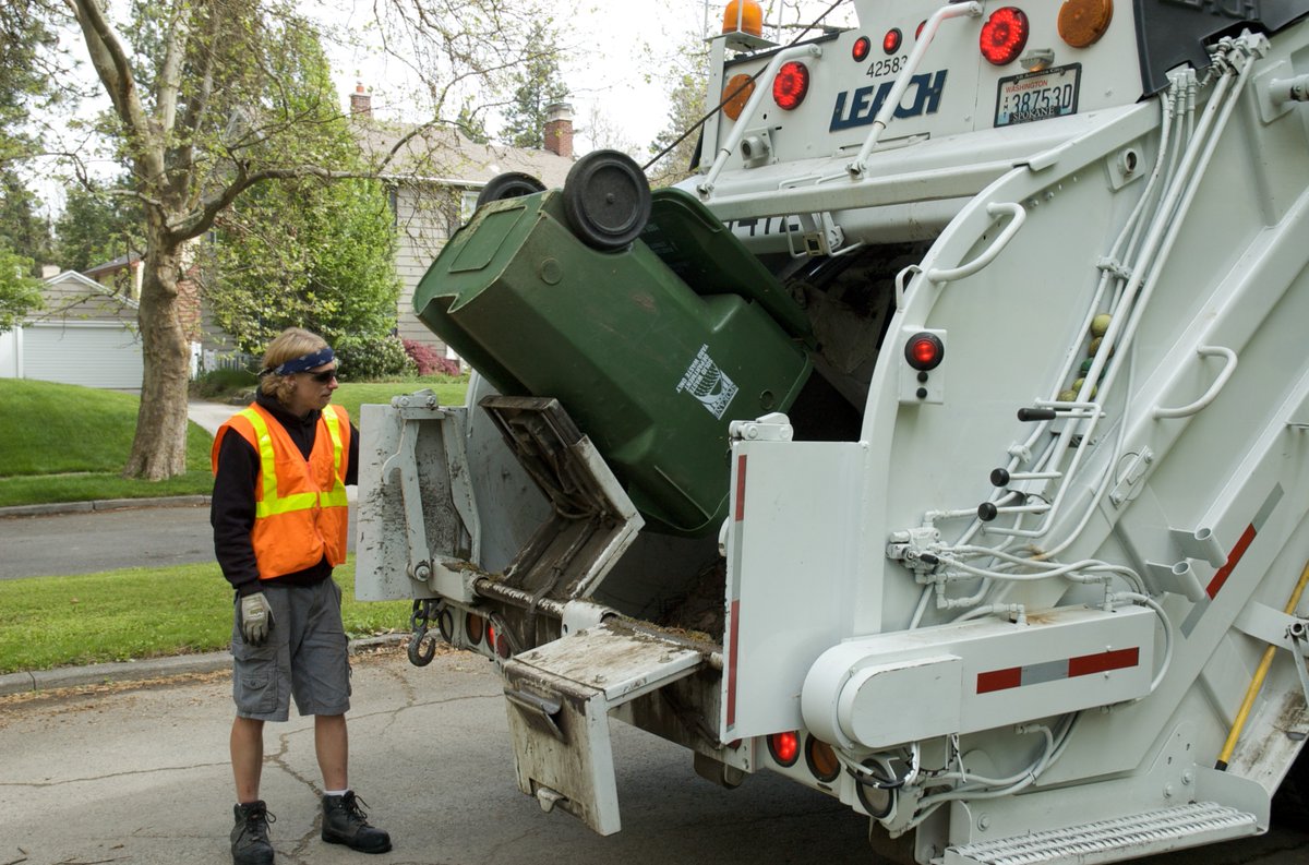 Curbside Yard Waste Collection Resumes March 1