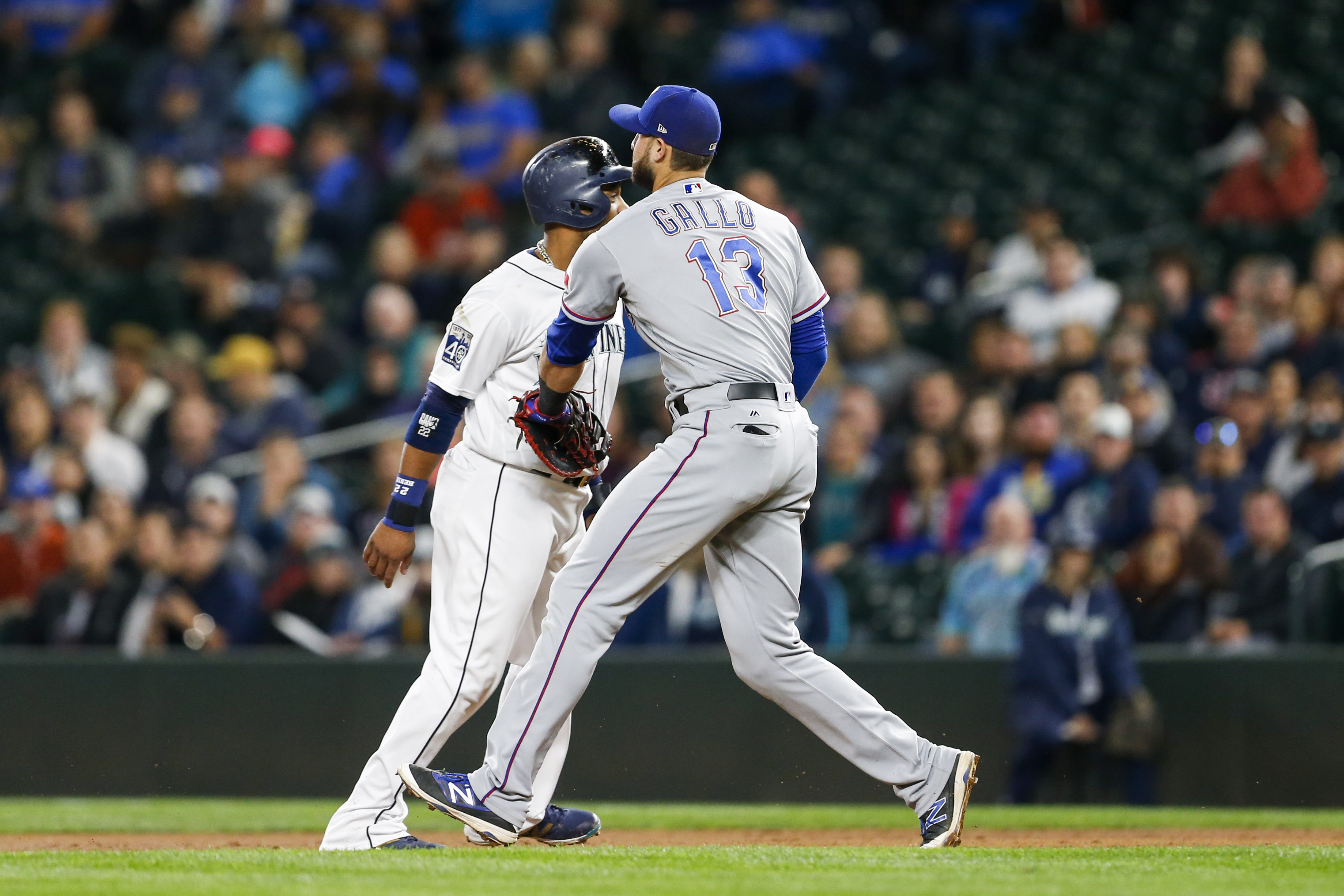 Seattle Mariners second baseman Robinson Cano (22) in the first